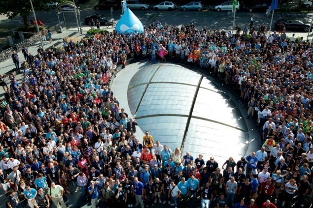 Big group photo of everyone at DrupalCon Munich